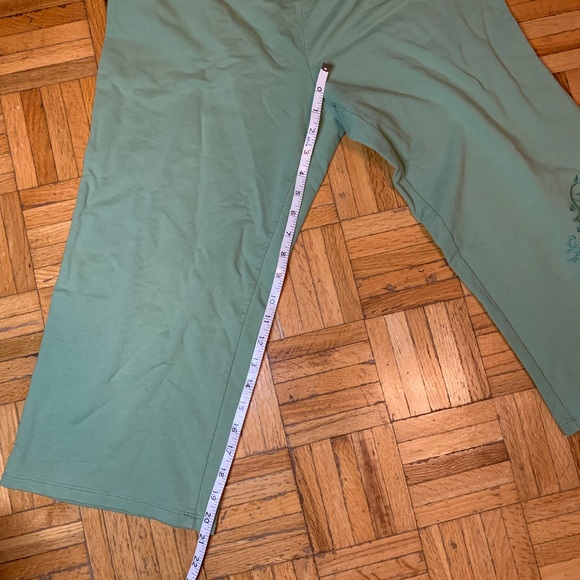 Style & Co Sport Embroidered Cropped Sweatpants Green Teal Mint - Picture 4 of 7